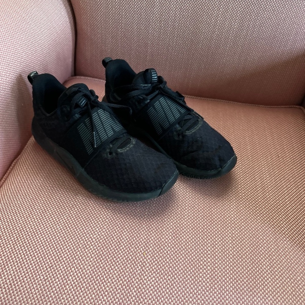 Sleek Black Sports Shoes